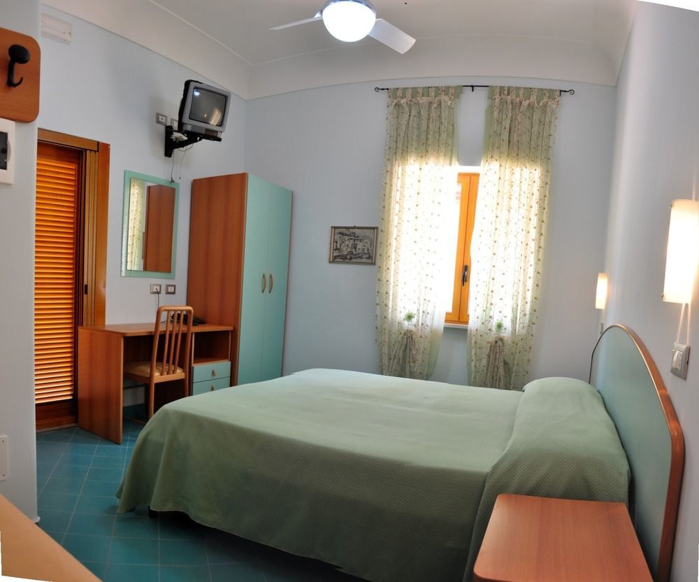 Hotel Villa Sirena Sant'Angelo  Exterior foto